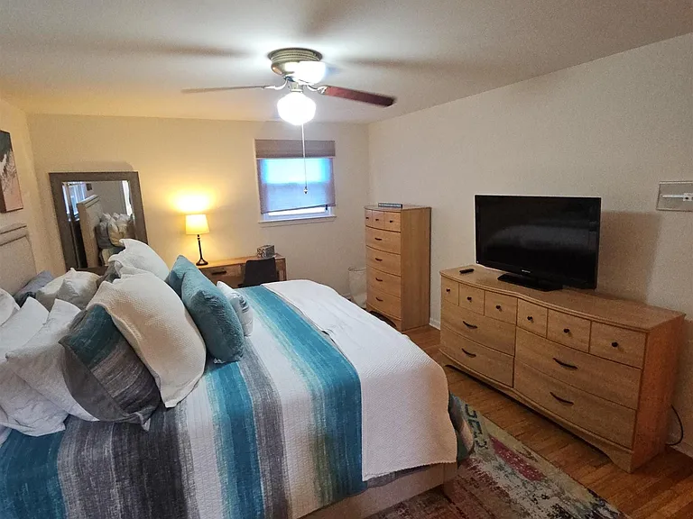 6901 Ventnor Ave #2 — Photo 21
