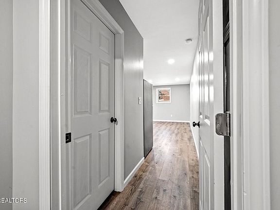 4th image of 225 Penn Dr #A