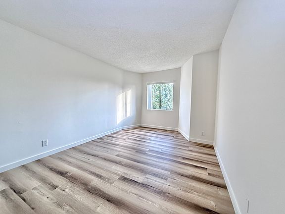 3rd image of 11959 Runnymede St APT 6