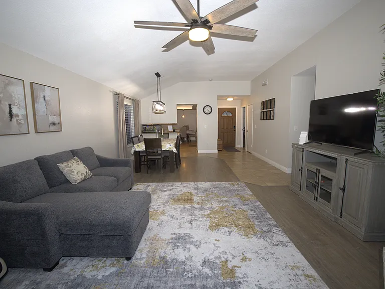 7744 W Jenan Dr — Photo 4