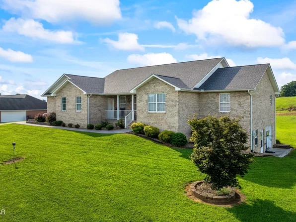 1429 Alum Cave Cv, Sevierville, TN 37862