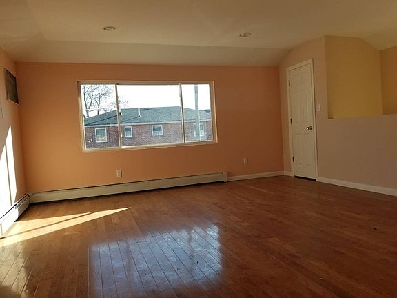 3rd image of 14588 180th St Unit 2