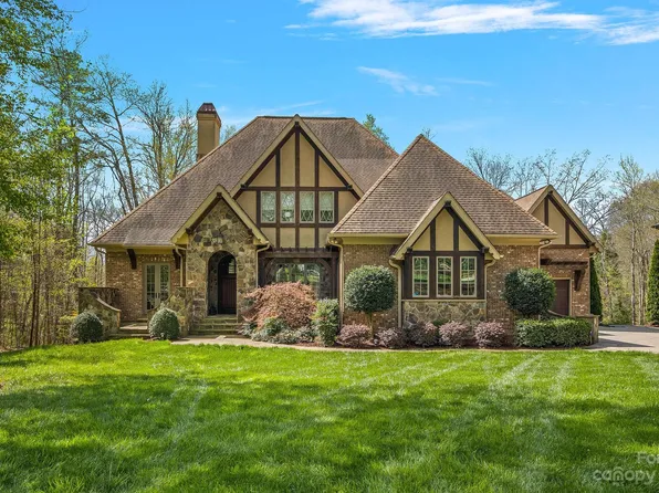 203 Woodswail Ct, Waxhaw, NC 28173