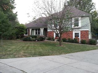 11912 Canterbury St, Leawood, KS 66209