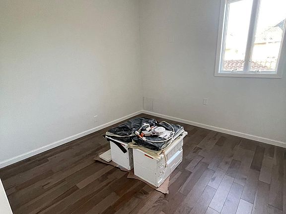 3rd image of 8708 Bay 10th St Floor 2