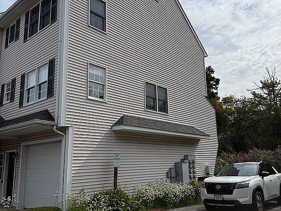 2nd image of 252 Albion St APT 15