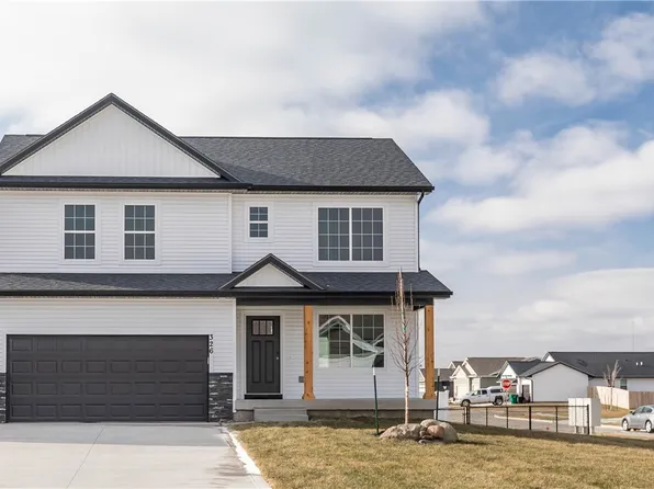 326 NE Adams Ave, Elkhart, IA 50073