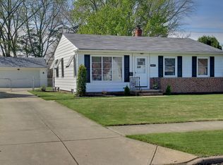 10431 Riveredge Dr, Parma, OH 44130