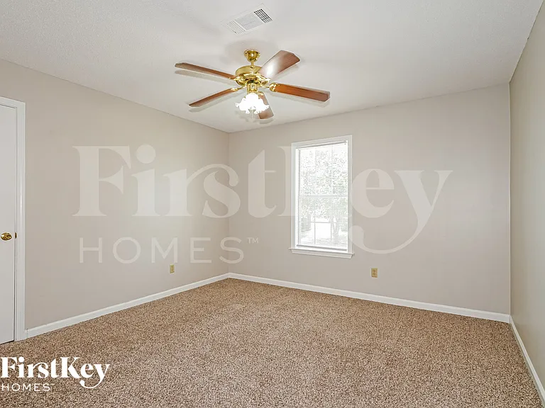 9689 Kingsridge Dr — Photo 15