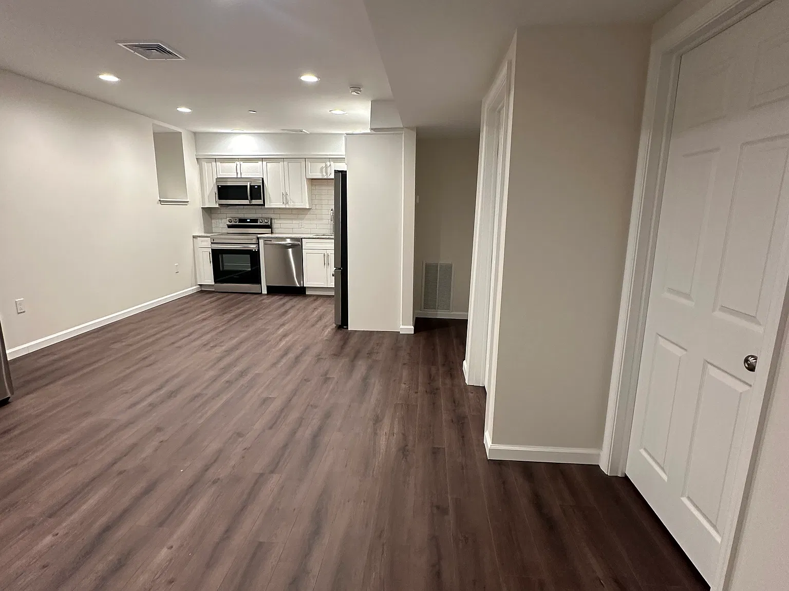 2 bed, 100 sqft, $1,500 — Photo 3