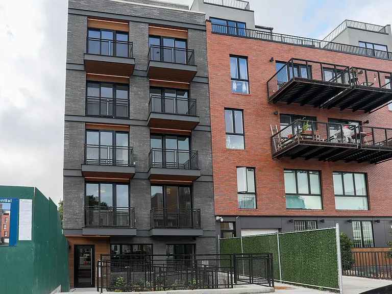 146 Erasmus St #3C — Photo 13