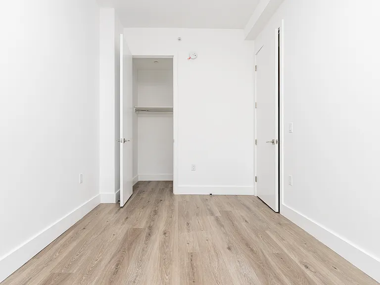 322 Grand Concourse #906 — Photo 11