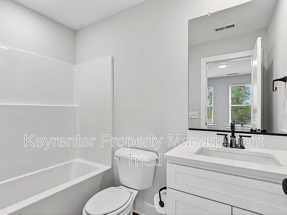 5th image of 4655 Park Pl