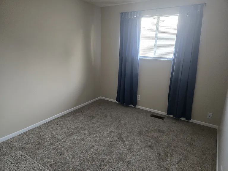209 Erickson Ave — Photo 12