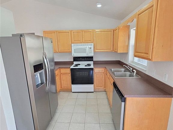 4th image of 3920 Skipper Rd