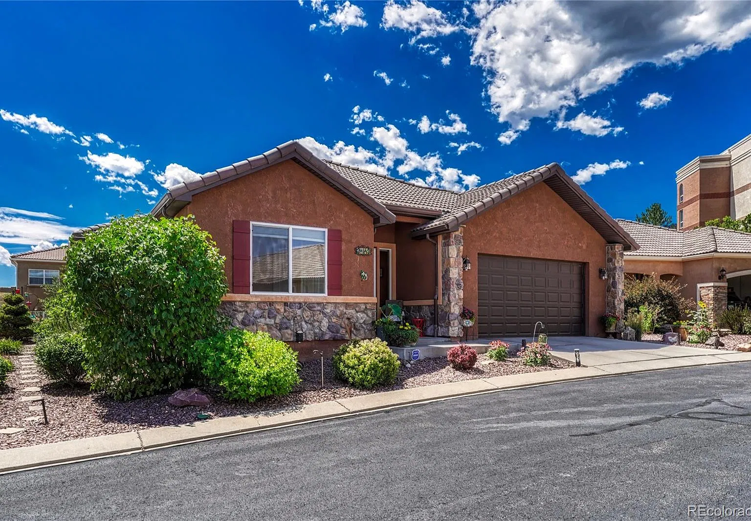 3 bed, 2.5 bath, 1732 sqft, $2,700 — Photo 3