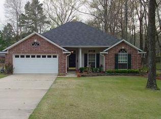 8433 Woodstock Dr, Greenwood, LA 71033