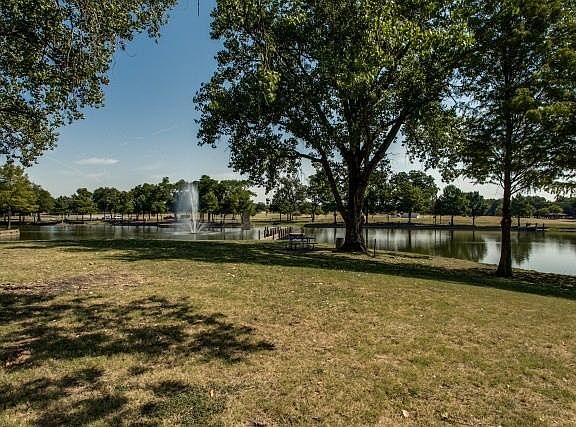 5th image of 719 Little Creek Dr