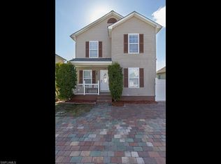 410 Leawood Cir, Naples, FL 34104