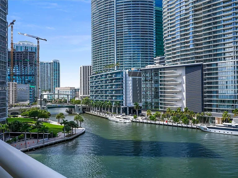 901 Brickell Key Blvd #L05 — Photo 14