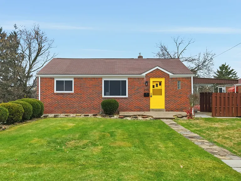 215 McMasters Dr — Photo 25