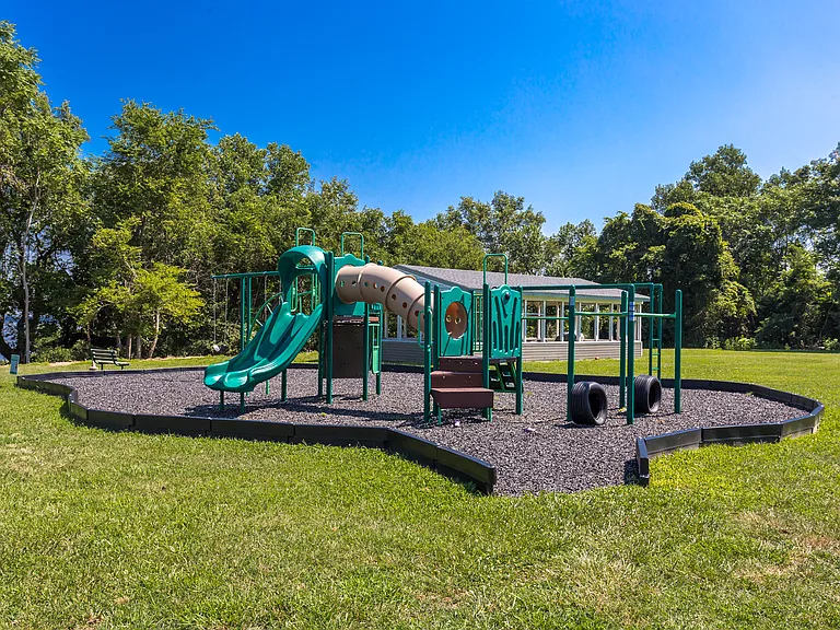 45 Club Ct #1 — Photo 15