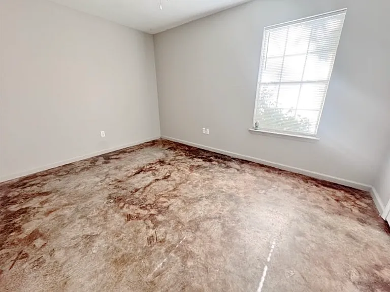 1326 W Huntington Ave #B — Photo 12