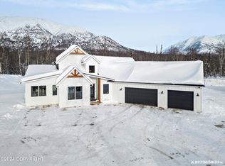 7077 E Tumnus Cir, Palmer, AK 99645