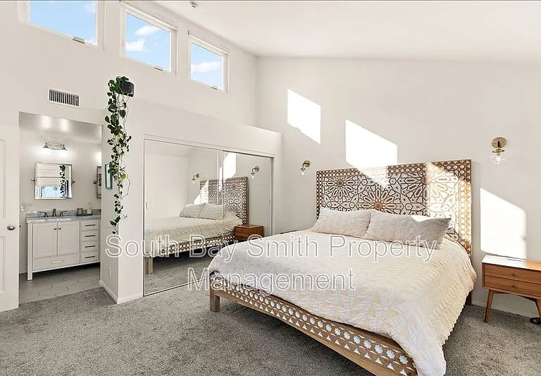 231 N Broadway #2 — Photo 4