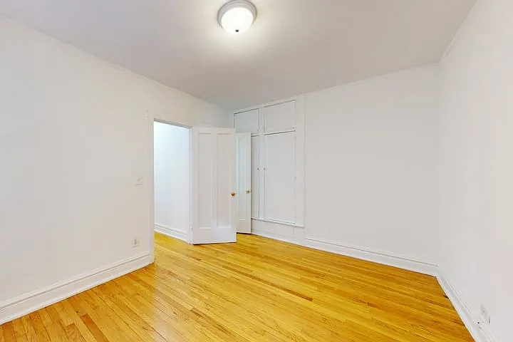 1101 E. Hyde Park Boulevard — Photo 23