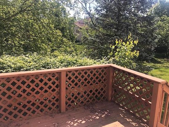 3rd image of 7682 Deercreek Dr