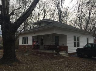 1117 S Feazel St, Harrisburg, IL 62946