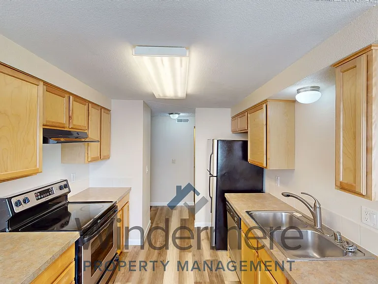 1910 J St #103 — Photo 3