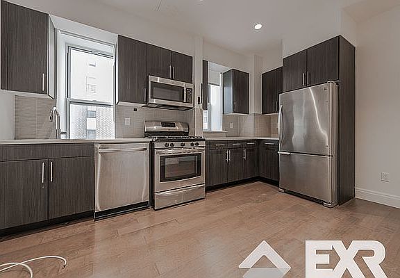 5th image of 215 W 116th St APT 6F