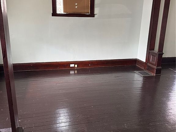 4th image of 3704 Walton Ave