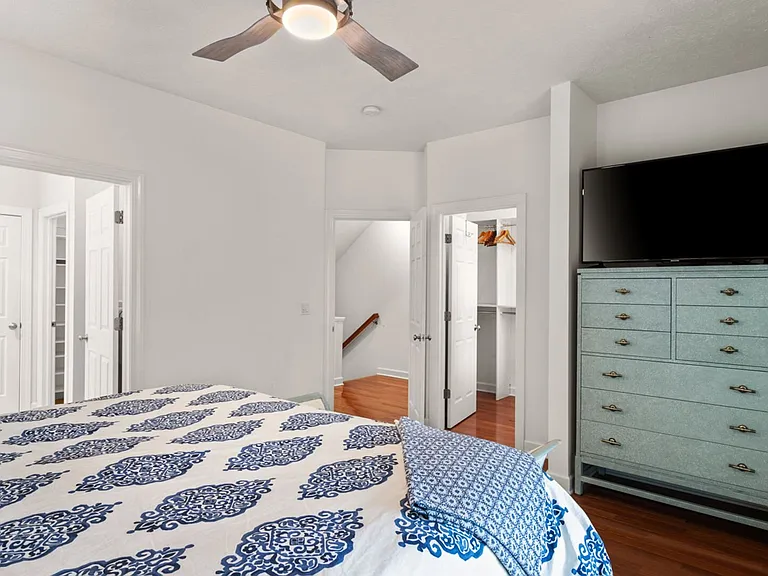 213 Midtown Dr — Photo 24
