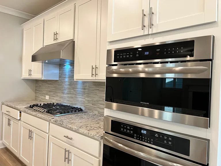 4091 Aveline Ln — Photo 7