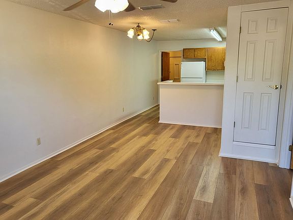 2nd image of 409 W 16th St #A