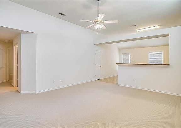 3rd image of 8804 Holliday Ln