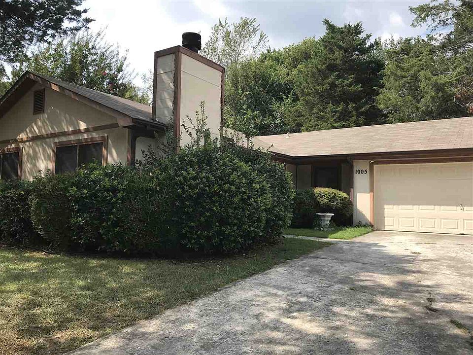 1st image of 1005 Kennesaw Dr SE