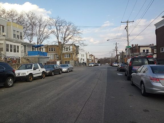 5th image of 436 E Rockland St