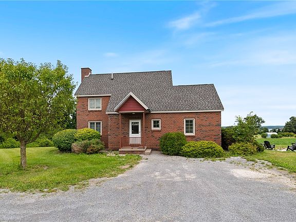 3rd image of 440 Armstrong Rd