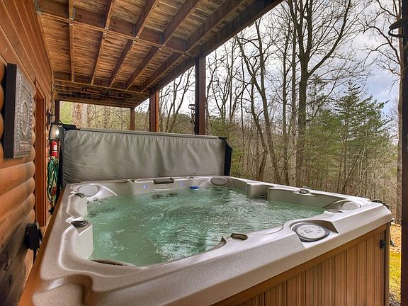 4th image of 54 Channing Ridge Rd