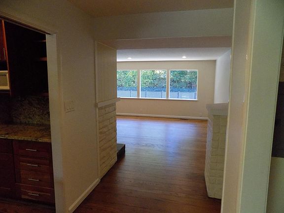 3rd image of 1 Gresham Ln