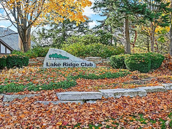 3rd image of 61 Berkshire Ct