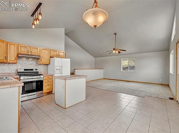 3rd image of 180 Cobb Ln E