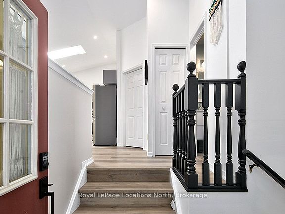 2nd image of 150 Victoria St S #146