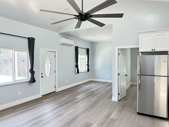 3rd image of 453 N 6th St #2