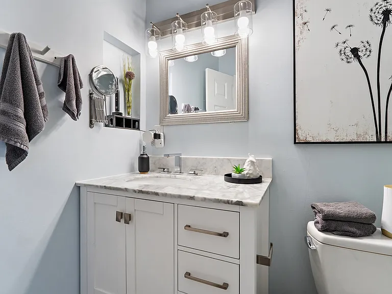 310 SE Denver Ave #2 — Photo 25