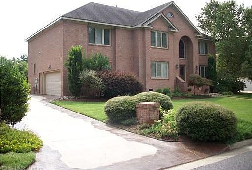 2nd image of 1141 Kingsbury Dr